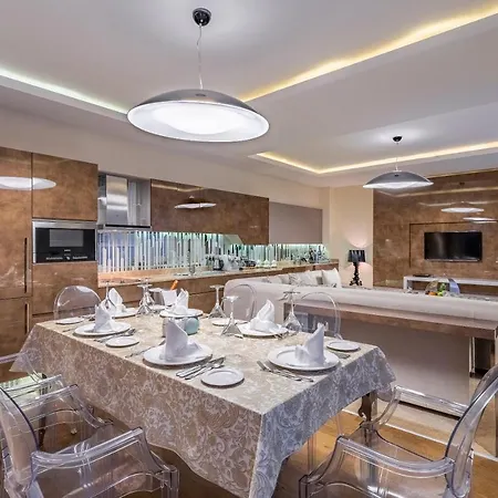 Hotel Bellis Deluxe & Heated For Winter Aqua Park