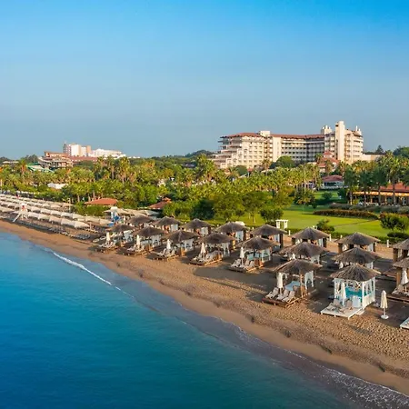 Bellis Deluxe & Heated For Winter Aqua Park