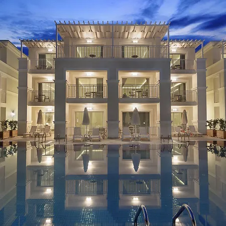 Bellis Deluxe & Heated For Winter Aqua Park