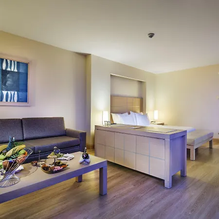 Bellis Deluxe & Heated For Winter Aqua Park