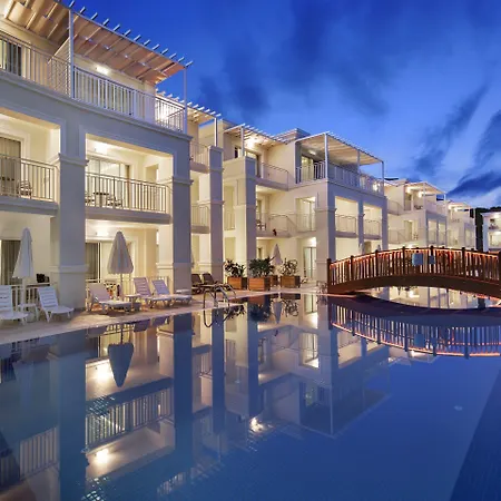 Bellis Deluxe & Heated For Winter Aqua Park Hotel