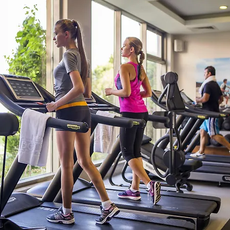 Hotel Bellis Deluxe & Heated For Winter Aqua Park