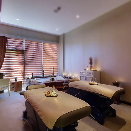 Hotel Bellis Deluxe & Heated For Winter Aqua Park