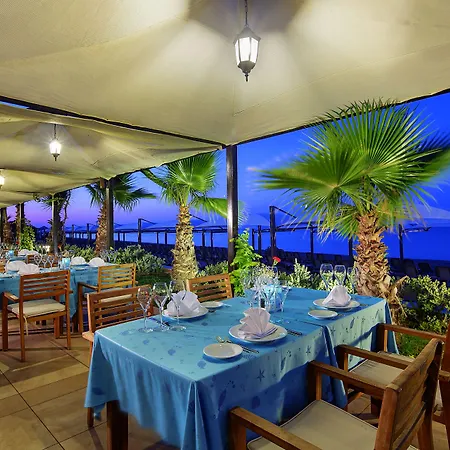 Bellis Deluxe & Heated For Winter Aqua Park