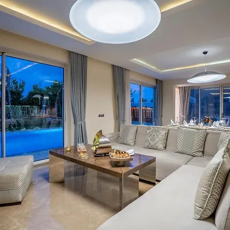 Hotel Bellis Deluxe & Heated For Winter Aqua Park
