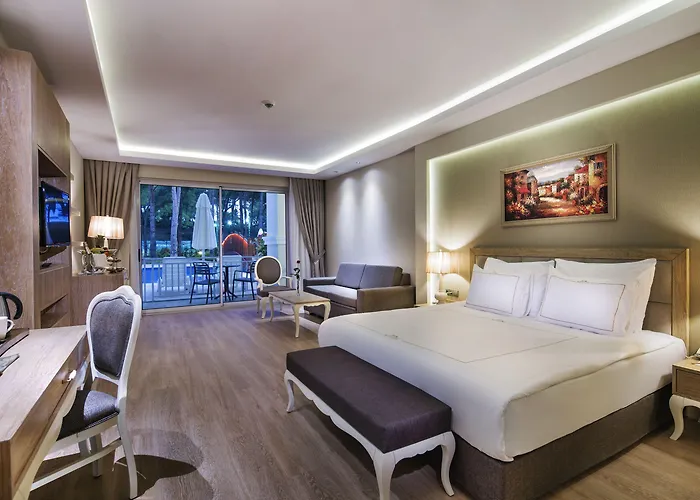 Bellis Deluxe & Heated For Winter Aqua Park Hotel