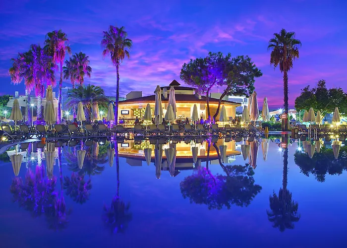 Bellis Deluxe & Heated For Winter Aqua Park Hotel