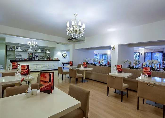 Bellis Deluxe & Heated For Winter Aqua Park Hotel