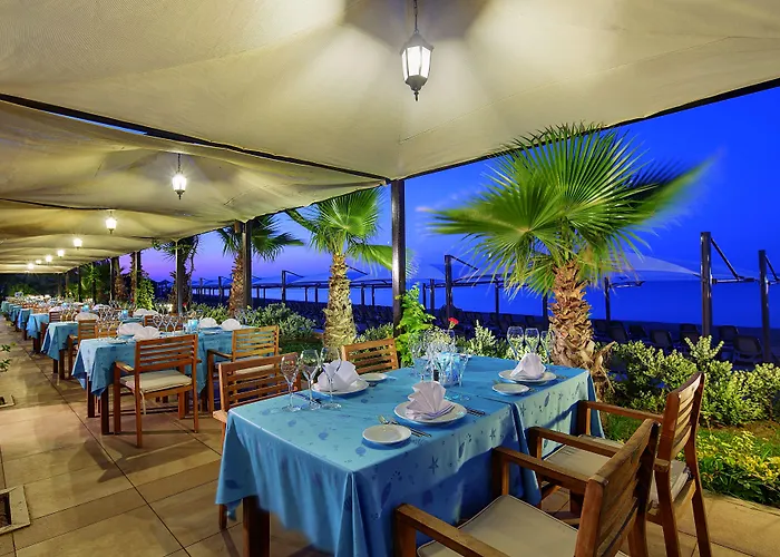 Bellis Deluxe & Heated For Winter Aqua Park