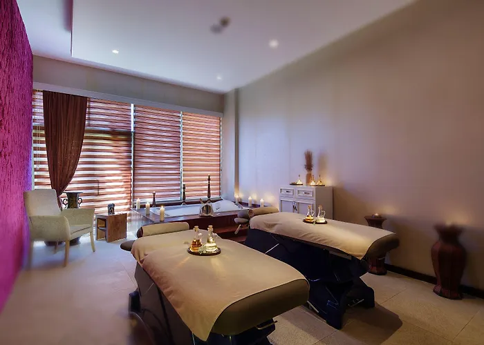 Hotel Bellis Deluxe & Heated For Winter Aqua Park