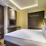 Отель Bellis Deluxe & Heated For Winter Aqua Park